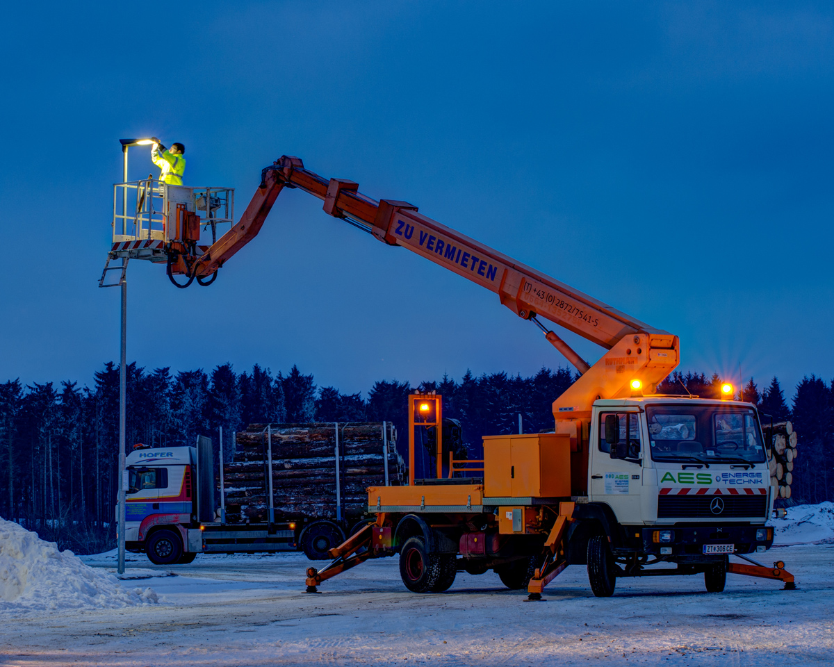 Strassenbeleuchtung Installation